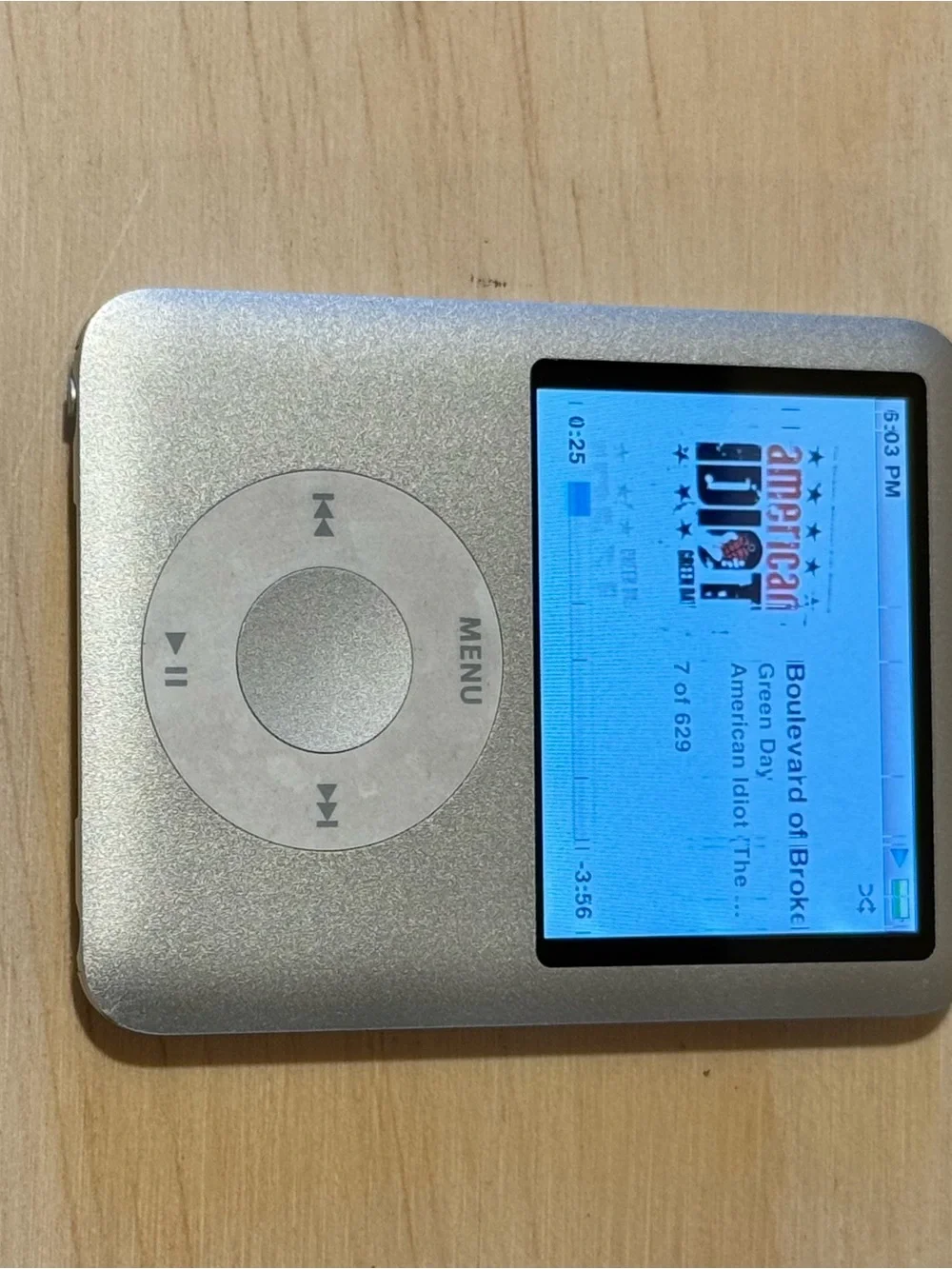 iPod Nano A1236 4GB Silver Tested Battery 8-10Hr w/Charg-629Songs Read Info Blw!
